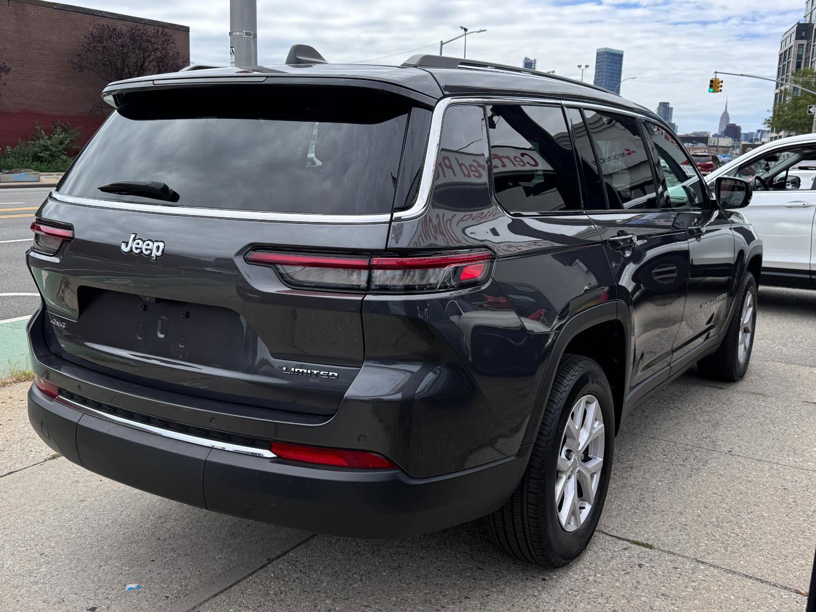 Used 2022 Jeep Grand Cherokee L Limited image 4