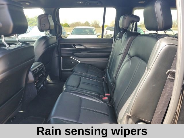 Used 2024 Jeep Wagoneer L Series II w/ Flexible Seating Group image 20