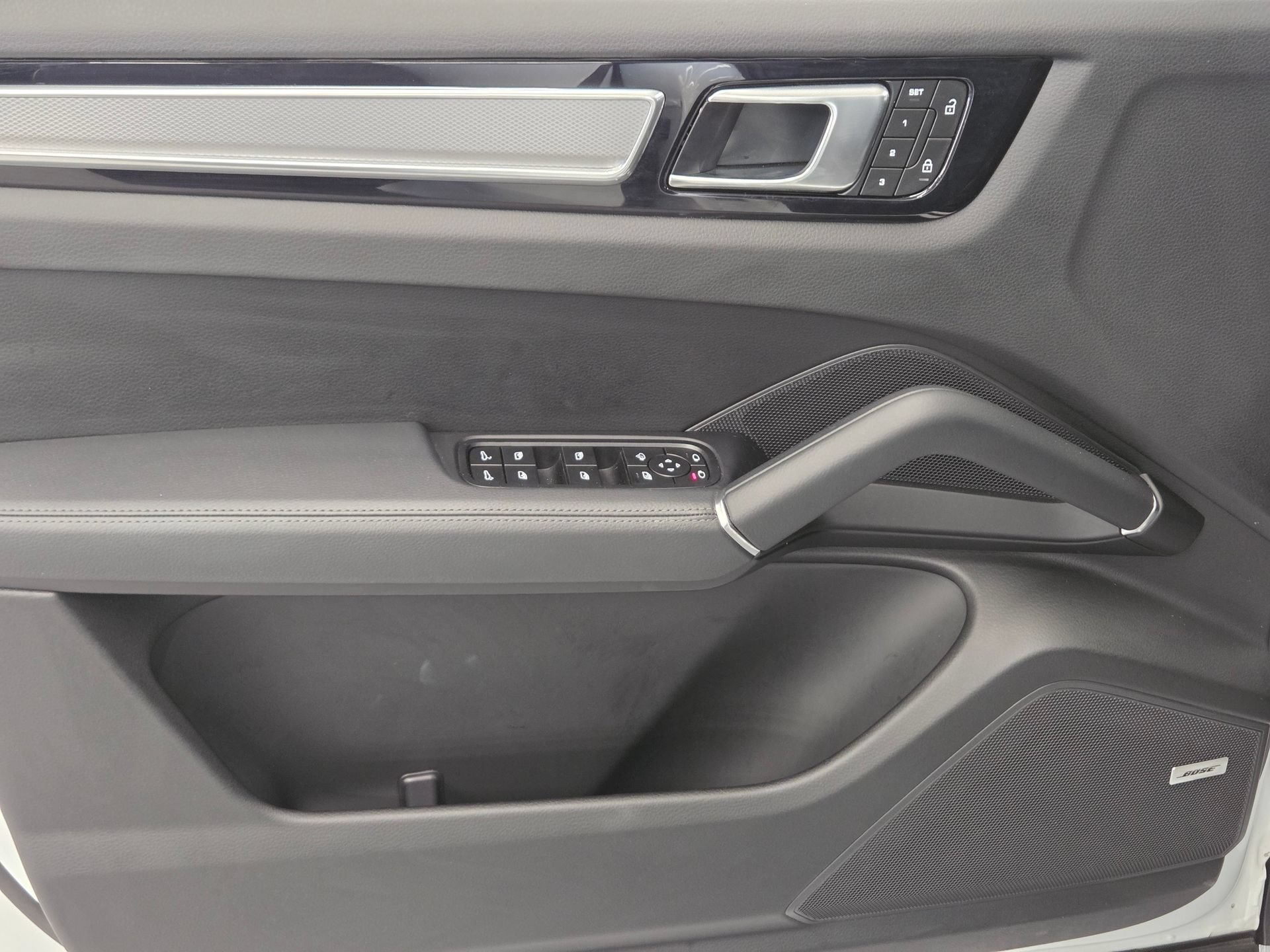 Certified 2023 Porsche Cayenne Coupe AWD/4WD image 14