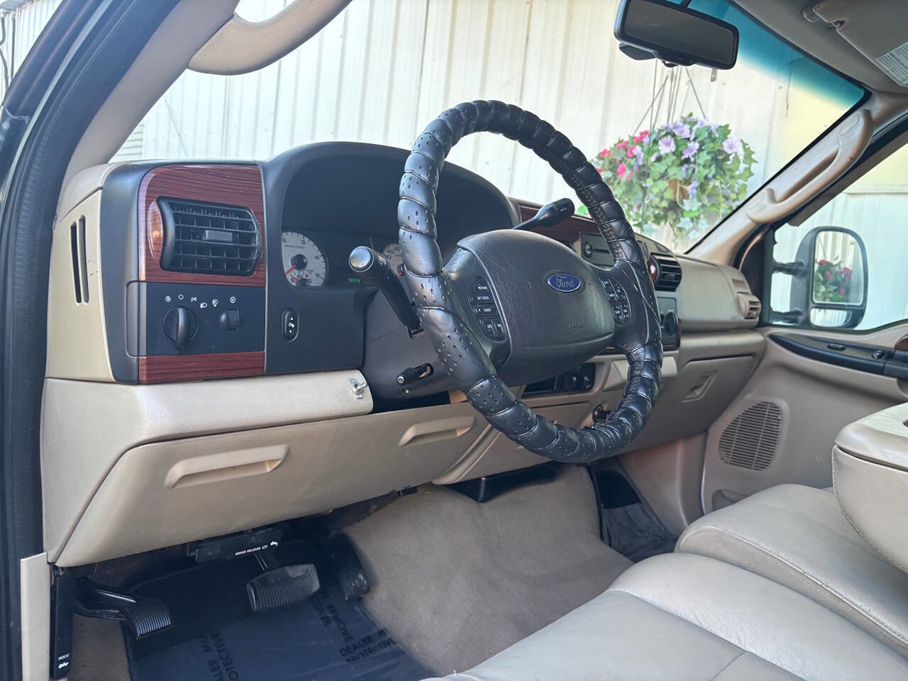 Used 2007 Ford F350 Lariat RWD image 8