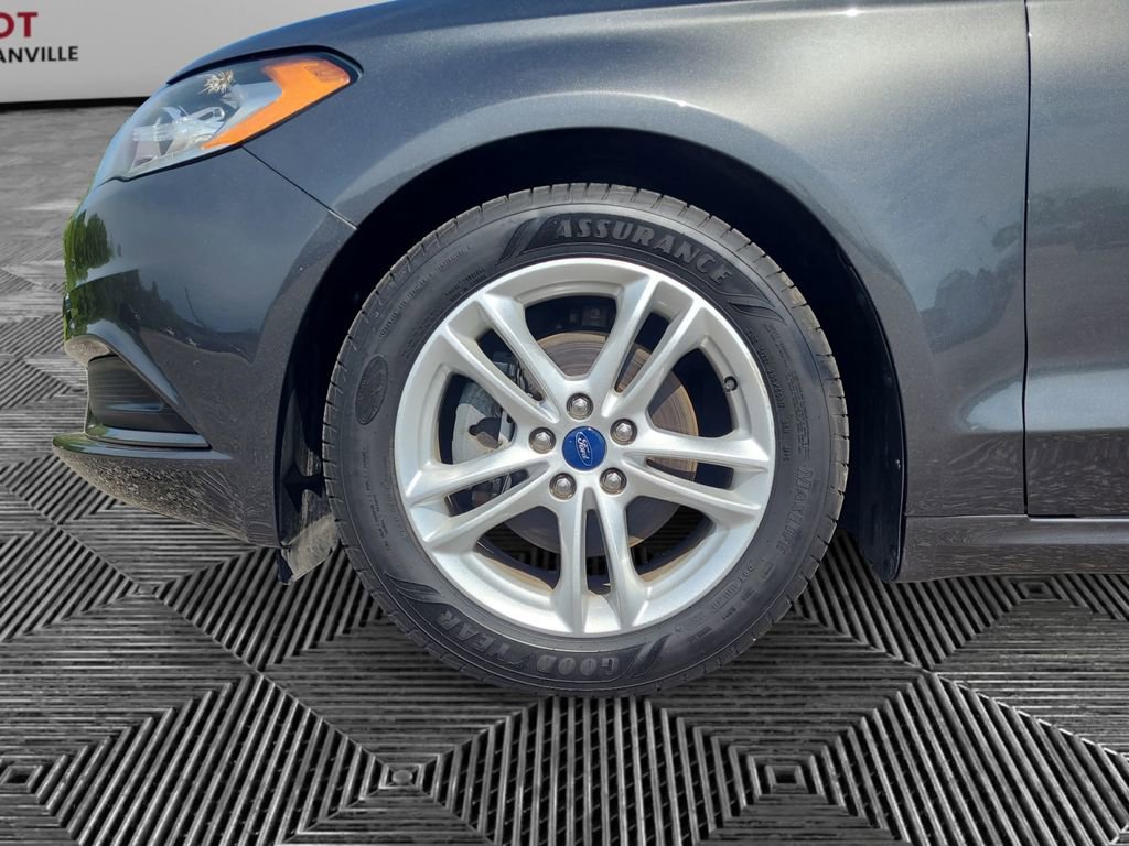 Used 2018 Ford Fusion SE FWD image 14