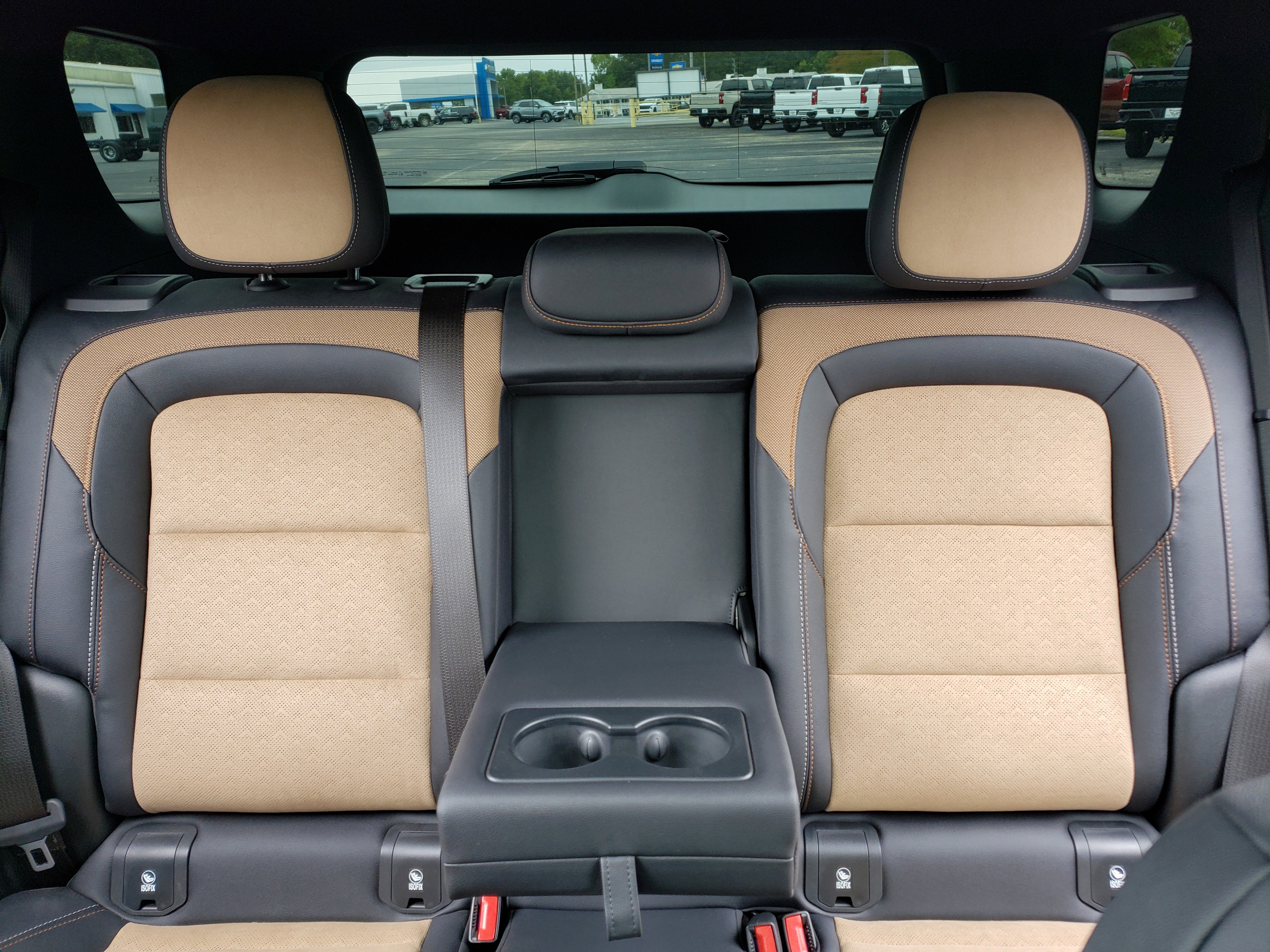 Used 2025 Chevrolet Equinox ACTIV w/ Safety and Technology Package FWD image 33