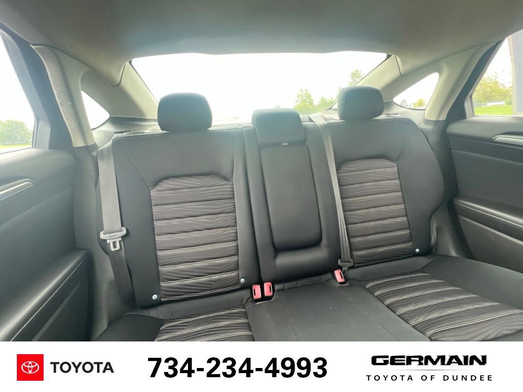 Used 2016 Ford Fusion SE FWD image 22