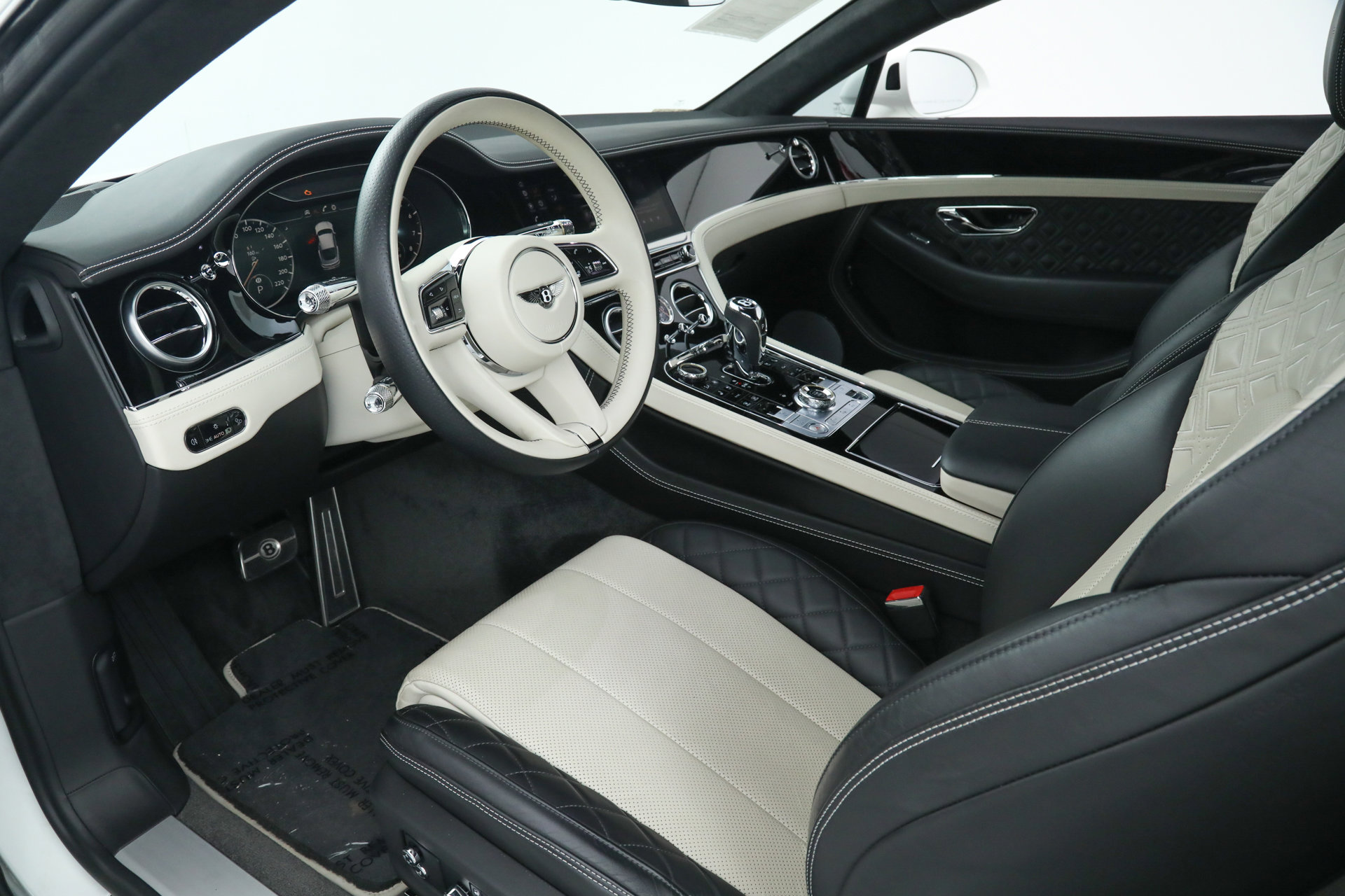 Used 2021 Bentley Continental GT V8 image 20