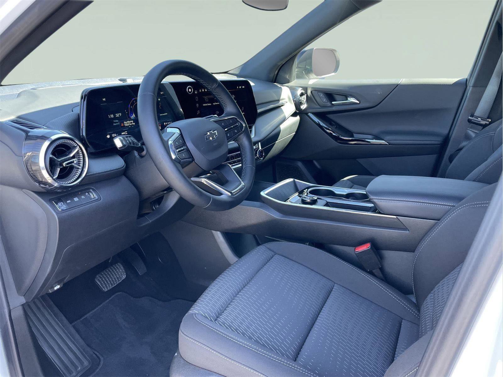 Used 2026 Chevrolet Equinox LT w/ Midnight Edition image 12