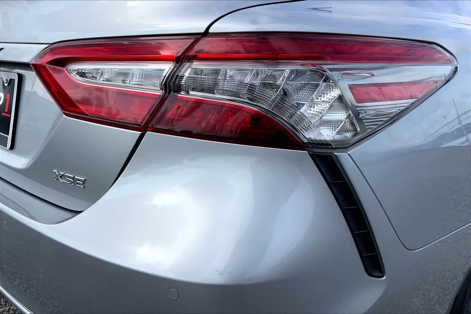Used 2018 Toyota Camry XSE FWD image 10