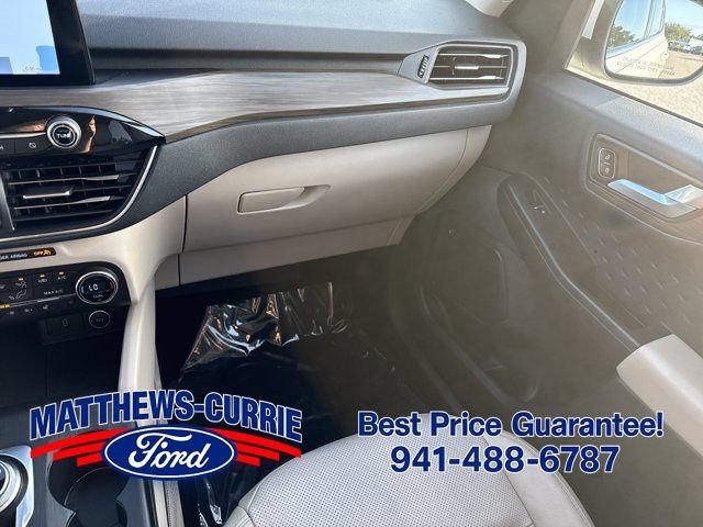 Certified 2020 Ford Escape Titanium FWD image 23