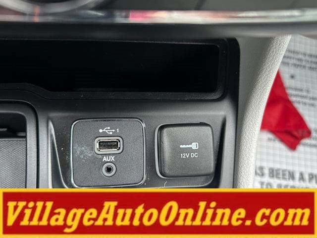 Used 2021 Jeep Cherokee Latitude Lux FWD image 24
