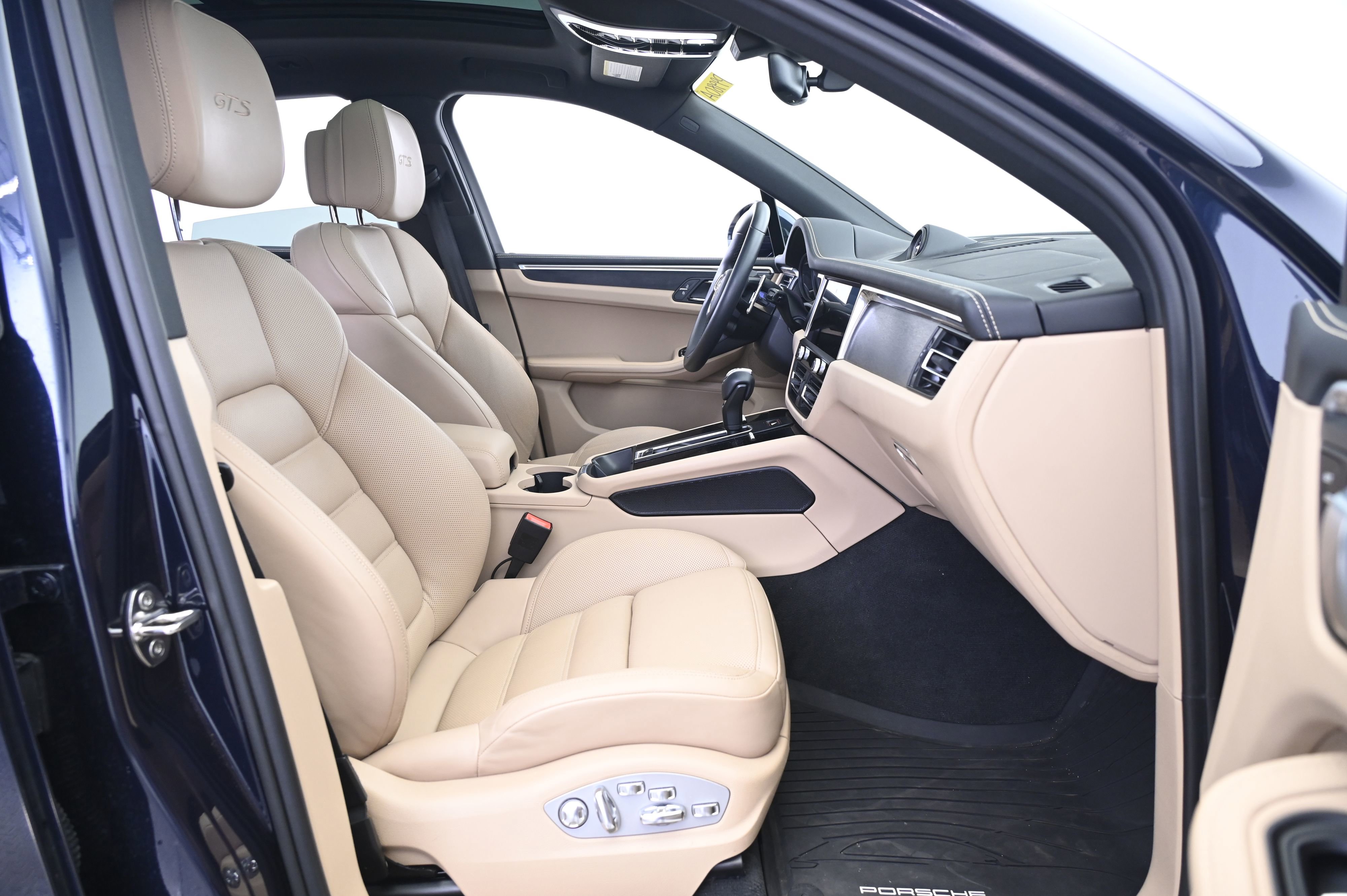 Certified 2022 Porsche Macan GTS image 23