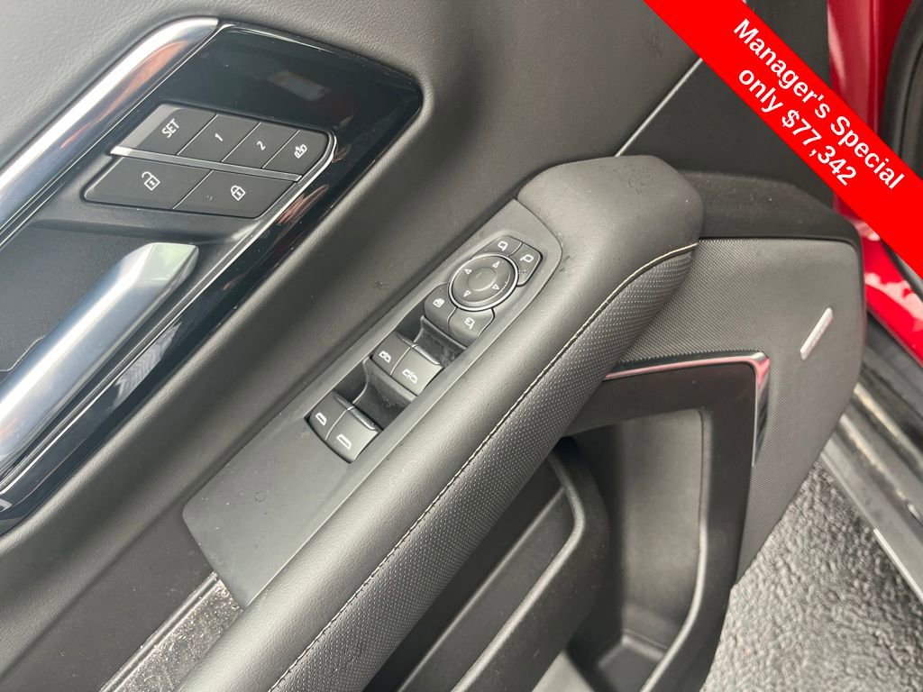 Used 2025 Chevrolet Suburban Premier AWD/4WD image 10