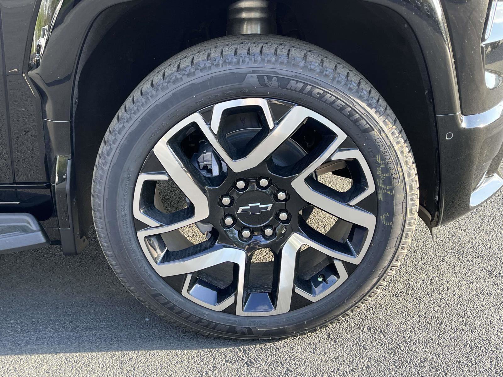 New 2025 Chevrolet Silverado EV RST image 3