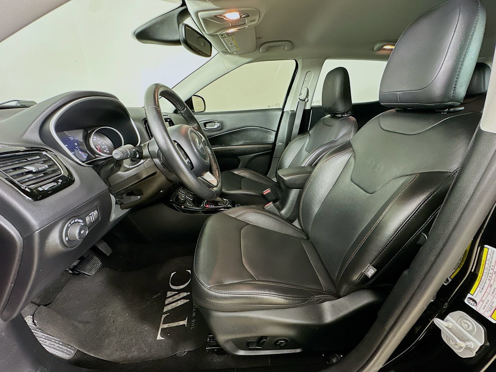 Used 2019 Jeep Compass Limited w/ Safety & Security Group AWD/4WD image 31