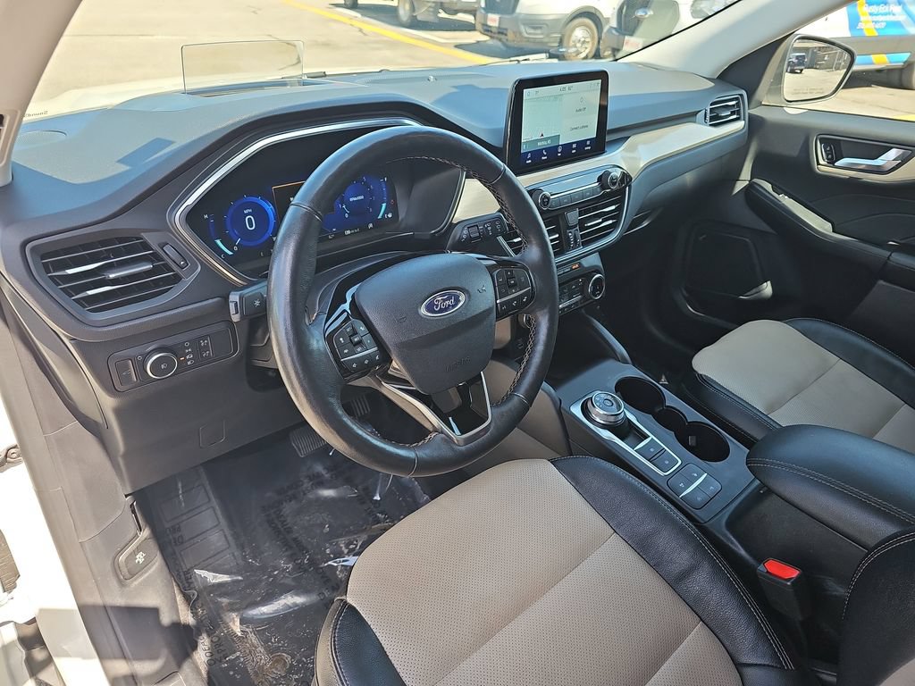 Used 2022 Ford Escape Titanium w/ Titanium Elite Package AWD/4WD image 16