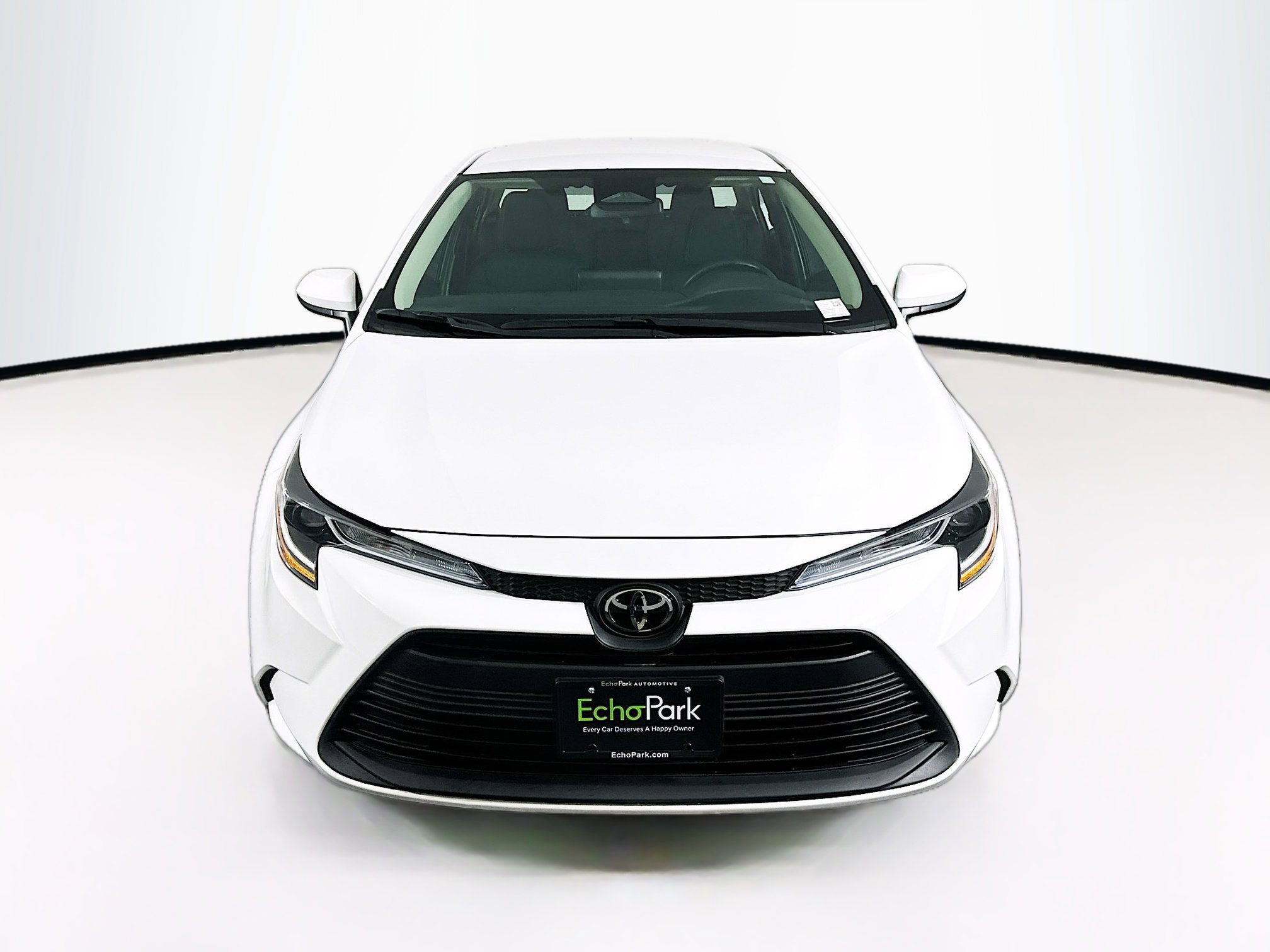 Used 2024 Toyota Corolla LE image 2