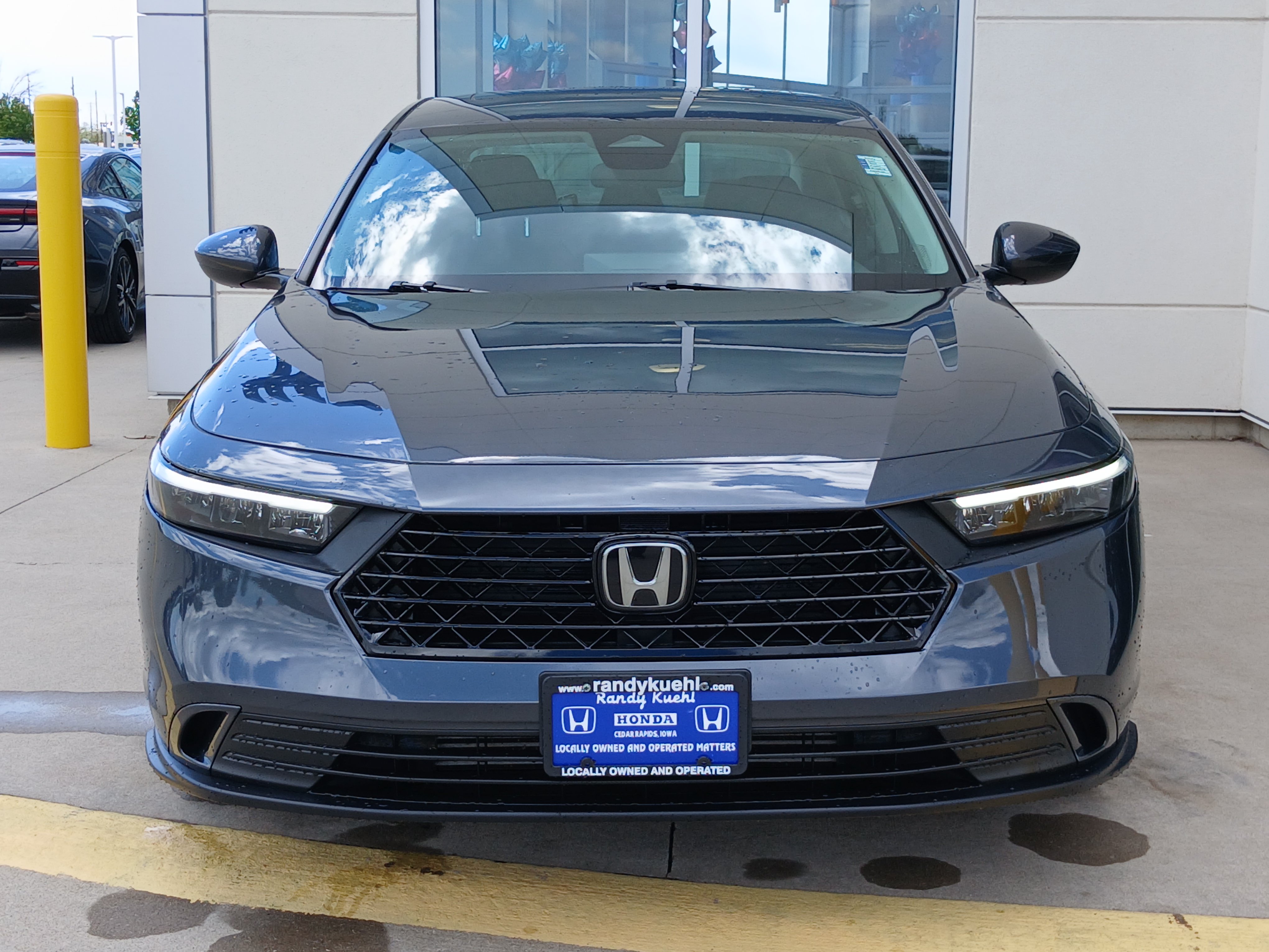 Used 2023 Honda Accord EX image 4