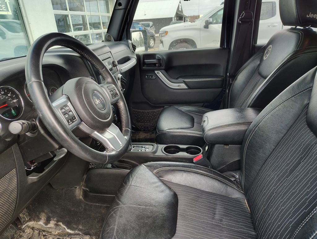 Used 2013 Jeep Wrangler Unlimited Sport image 11