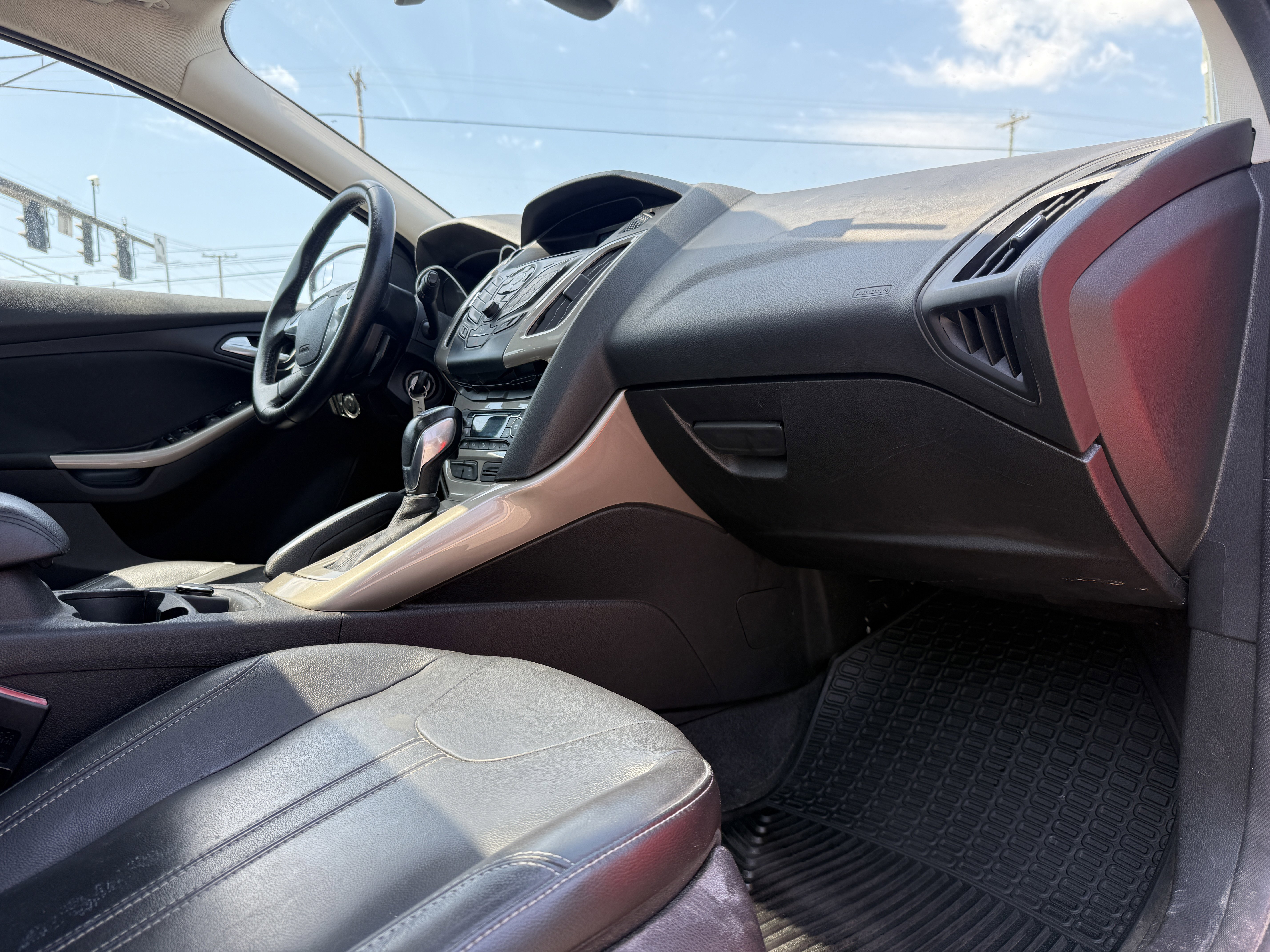 Used 2012 Ford Focus SEL FWD image 16