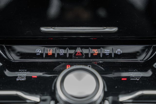 Used 2022 Jeep Wagoneer Series III w/ Premium Group I image 31