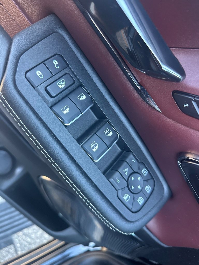 Used 2025 RAM 1500 Limited AWD/4WD image 15