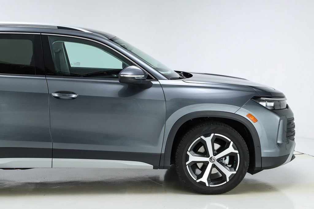 New 2026 Volkswagen Tiguan SE image 12