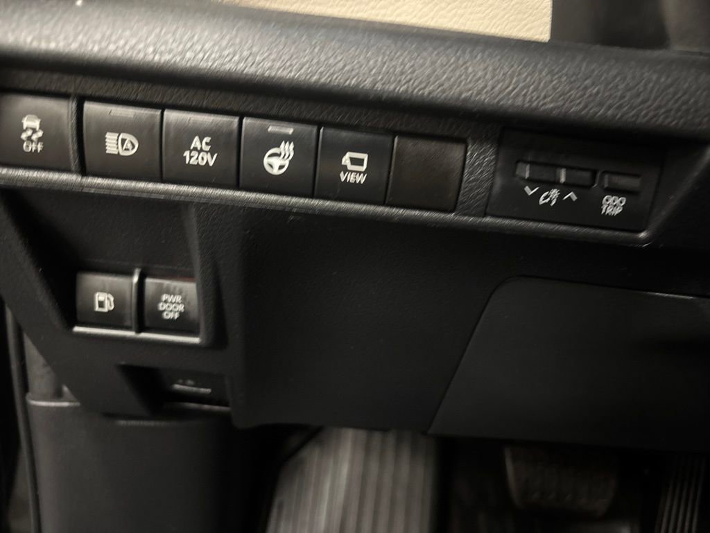 Used 2022 Toyota Sienna Platinum AWD/4WD image 20