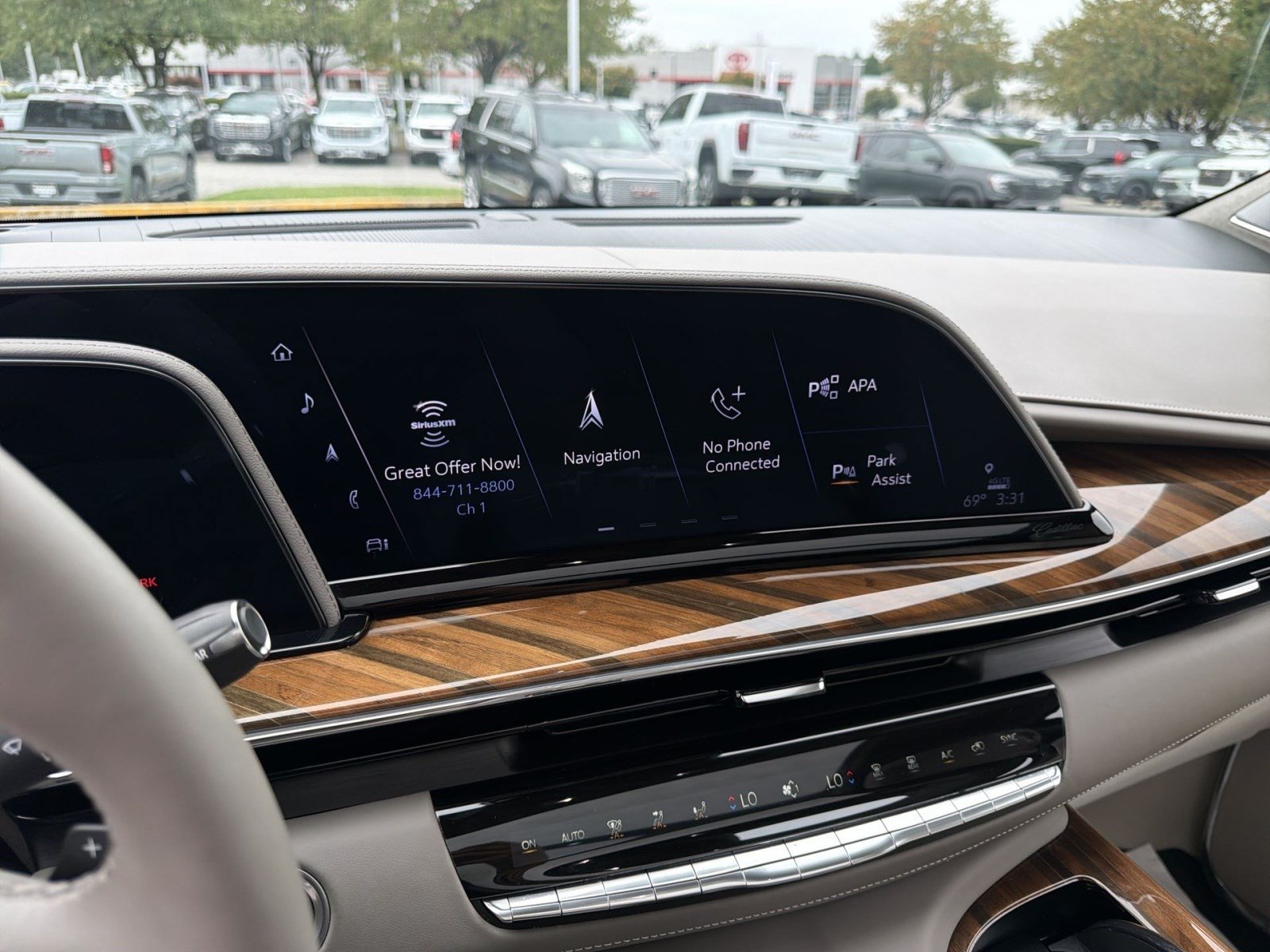Used 2024 Cadillac Escalade ESV Sport Platinum AWD/4WD image 18