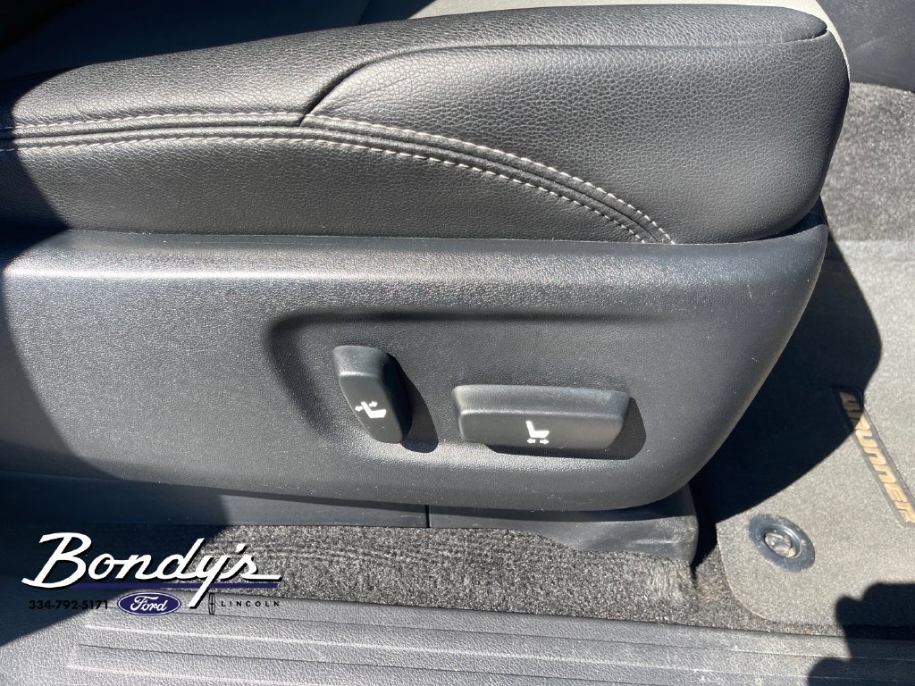 Used 2021 Toyota 4Runner SR5 Premium w/ Moonroof Package RWD image 17