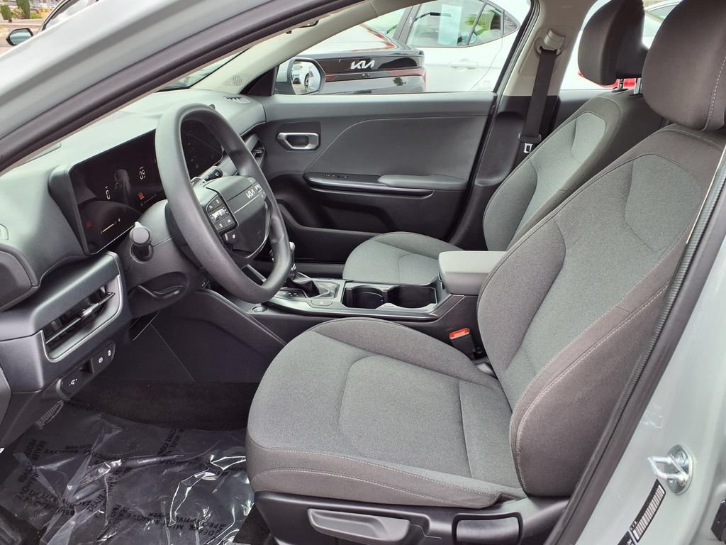 Used 2025 Kia K4 FWD image 24