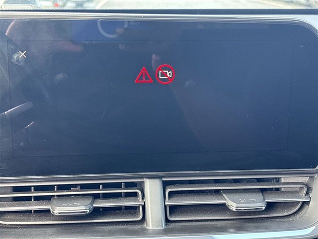 Certified 2025 Chevrolet Trax RS w/ Sunroof Package image 14