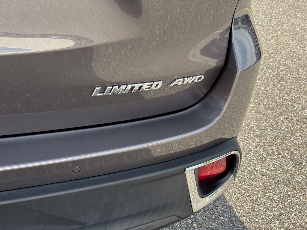 Used 2017 Toyota Highlander Limited AWD/4WD image 13