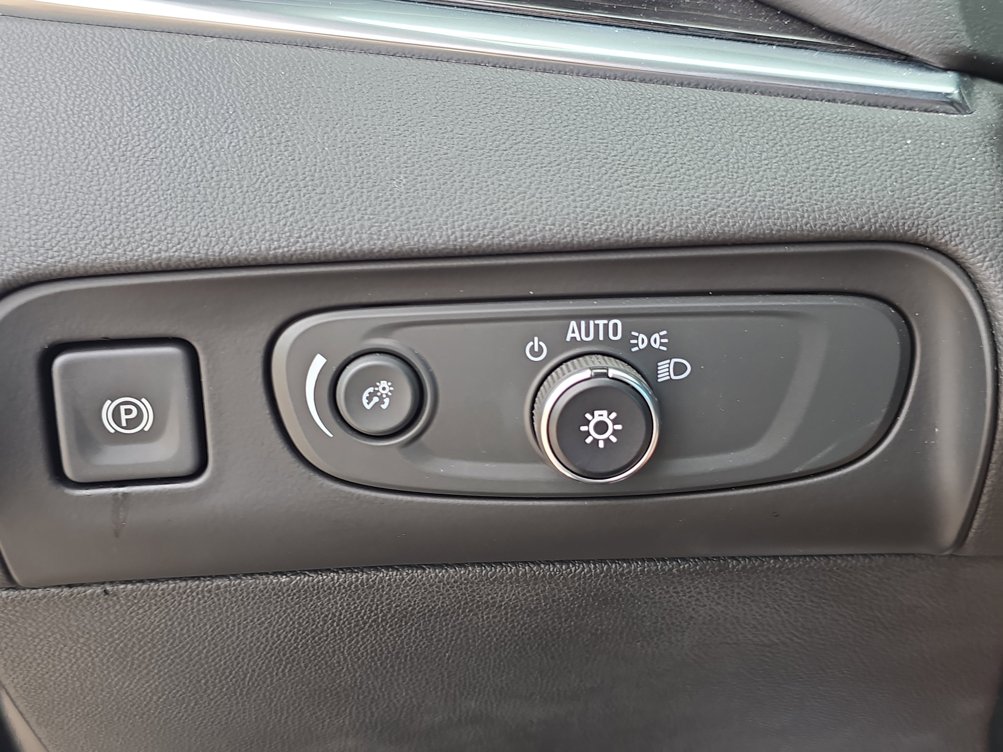 Used 2019 Buick Enclave Avenir w/ Avenir Technology Package image 33