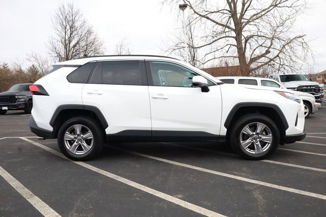 Used 2023 Toyota RAV4 XLE w/ Convenience Package image 4