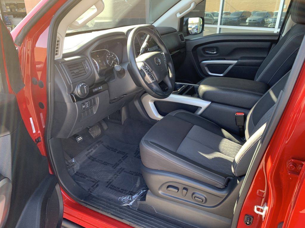Used 2022 Nissan Titan SV w/ SV Convenience Package RWD image 12