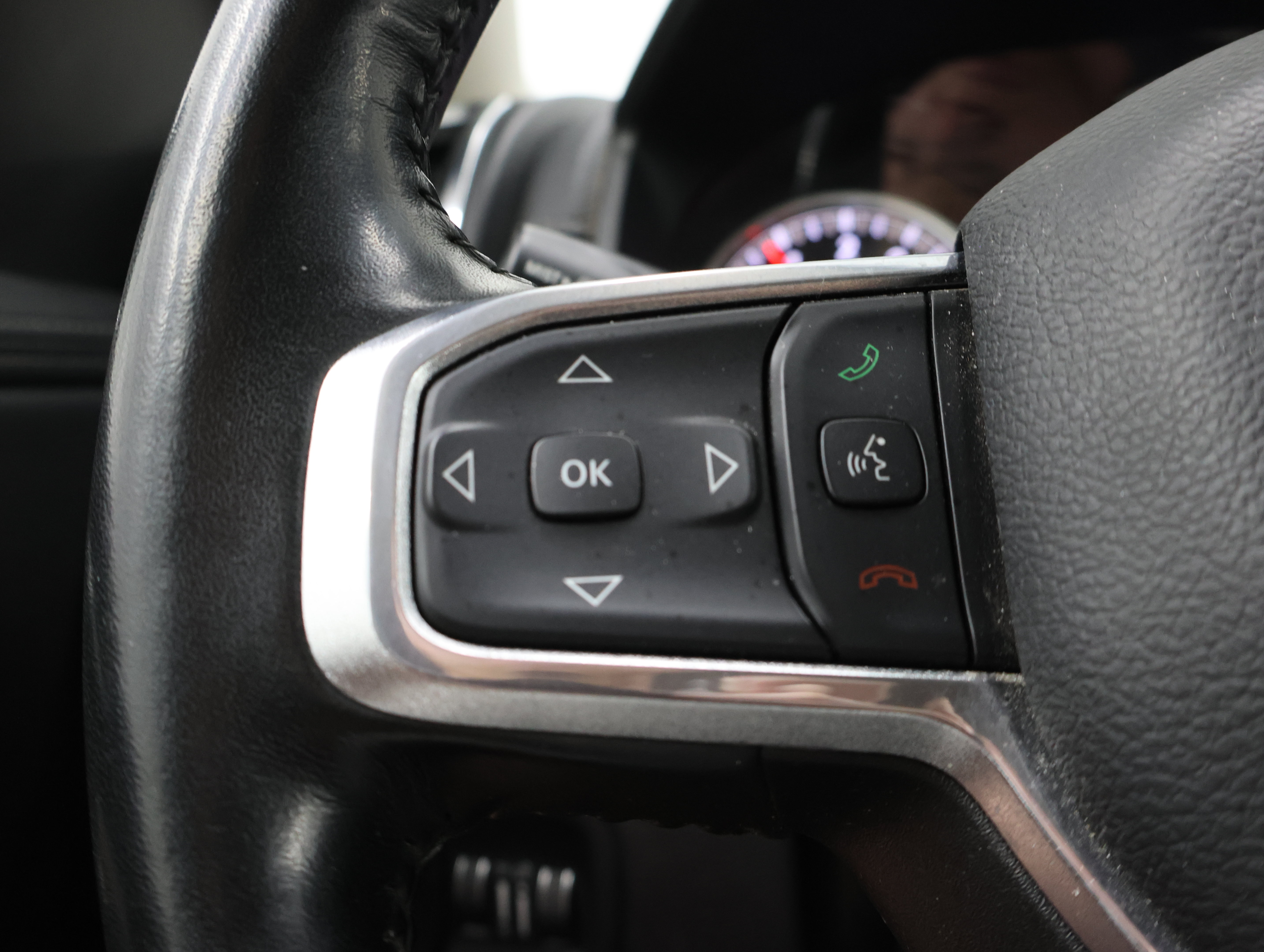 Used 2022 RAM 1500 Laramie AWD/4WD image 15