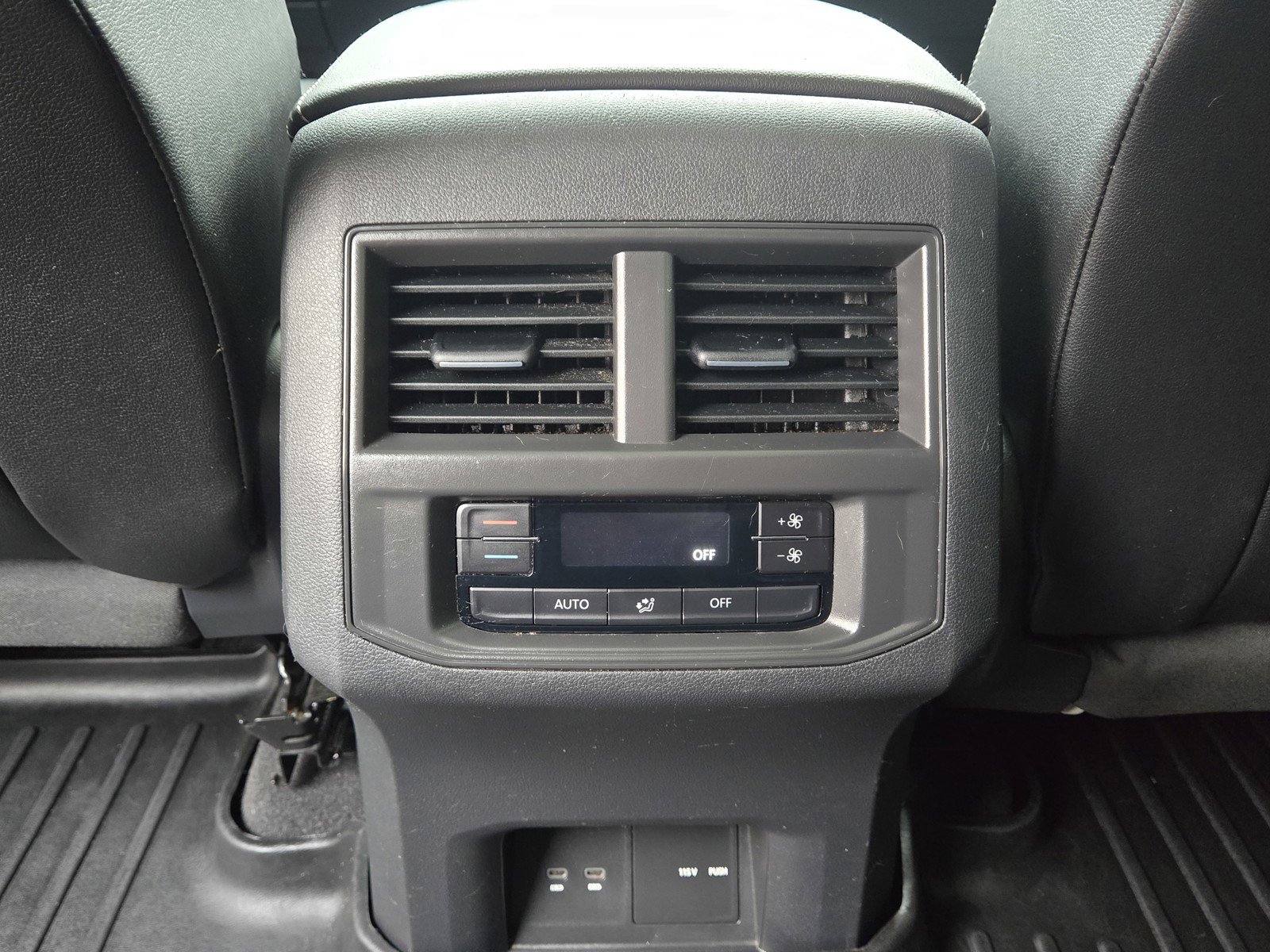 Used 2022 Volkswagen Atlas SEL R-Line image 15