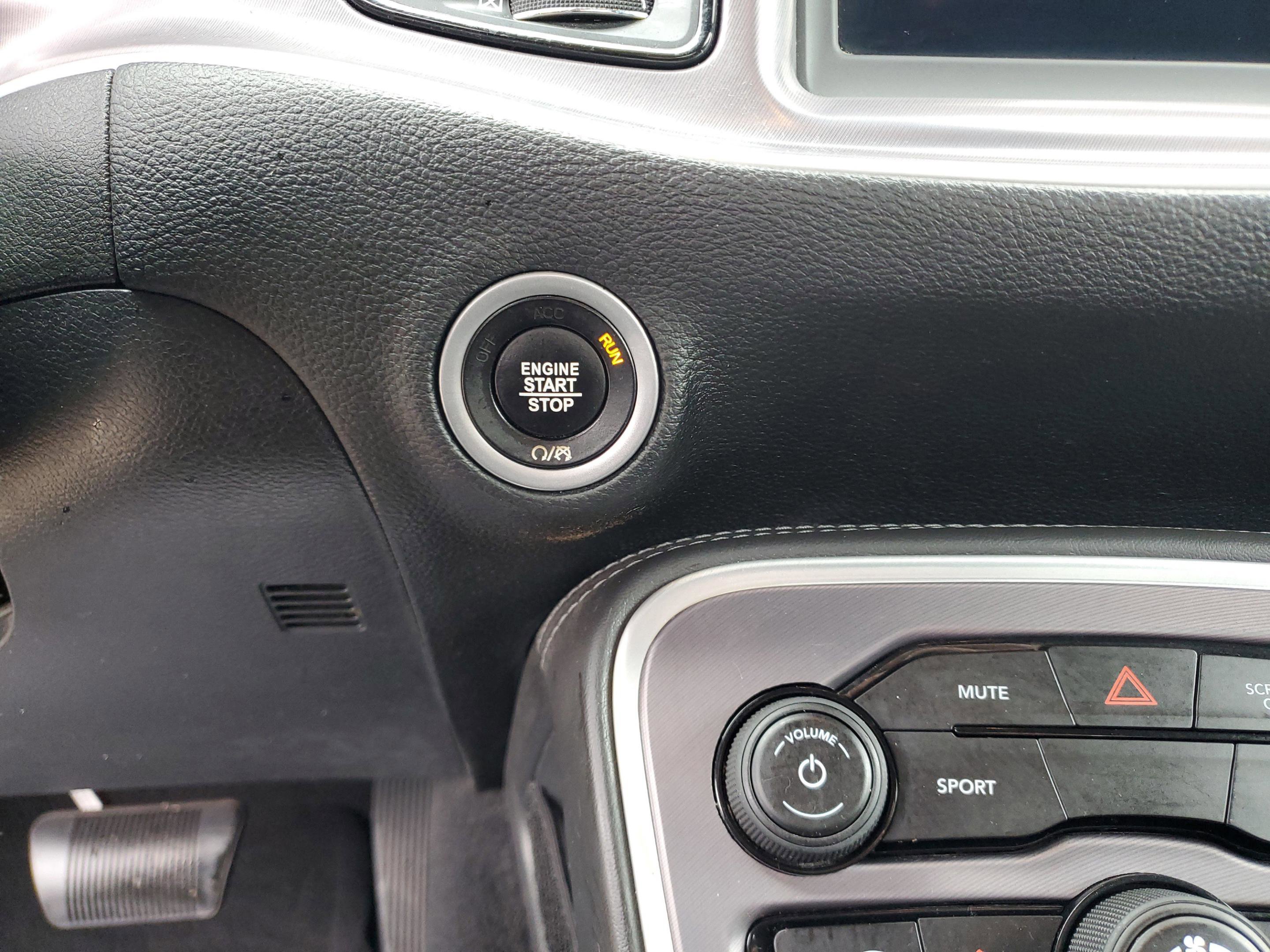 Used 2019 Dodge Challenger SXT image 20