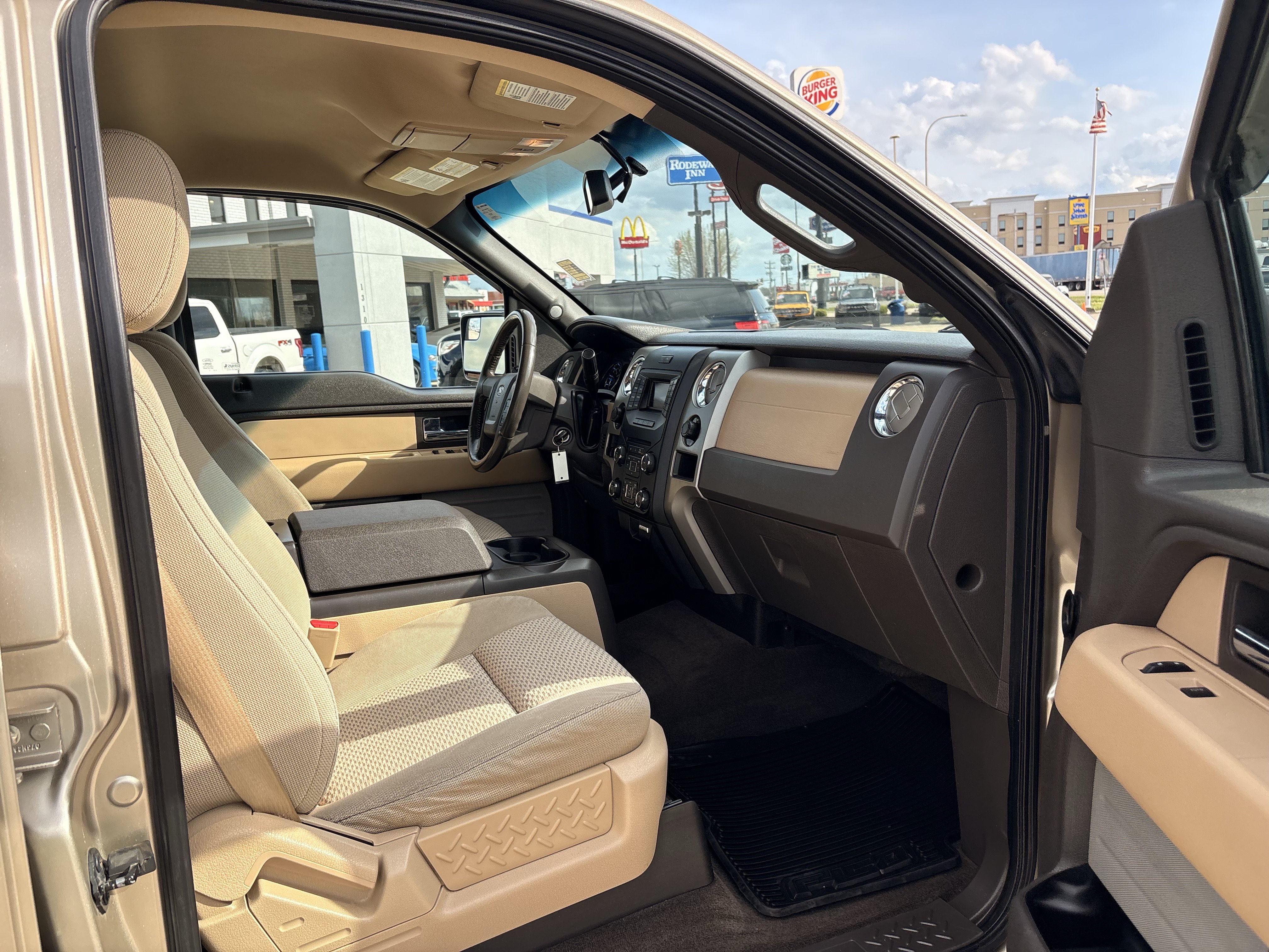 Used 2013 Ford F150 XLT w/ Luxury Equipment Group AWD/4WD image 9