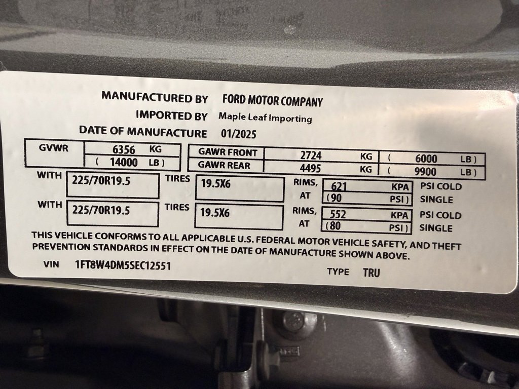 Used 2025 Ford F450 Platinum w/ FX4 Off-Road Package image 32