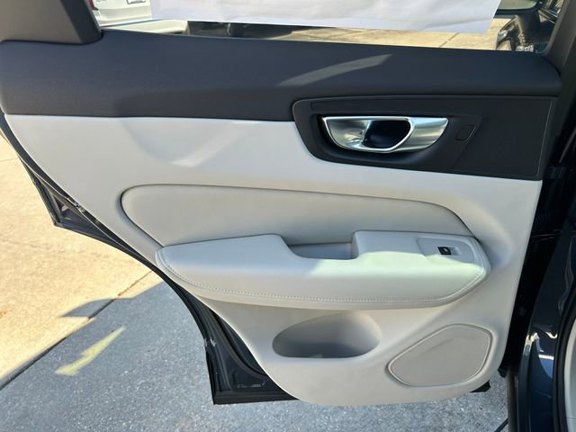 New 2026 Volvo XC60 B5 Ultra w/ Climate Package image 17