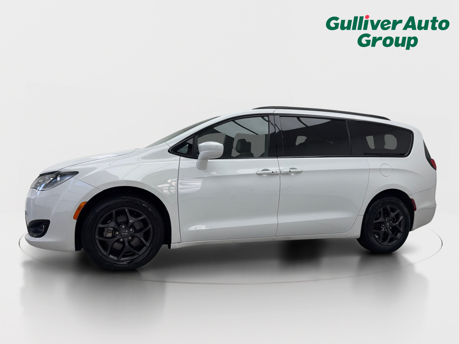 Used 2019 Chrysler Pacifica Touring-L Plus w/ S Appearance Package FWD image 2