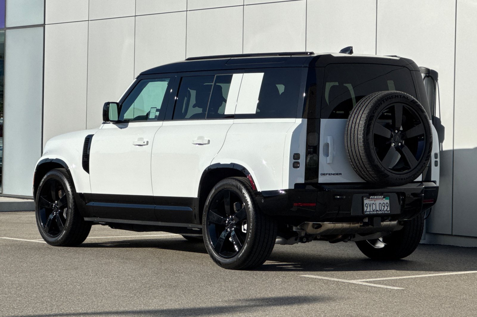 Certified 2026 Land Rover Defender 110 X-Dynamic SE AWD/4WD image 3