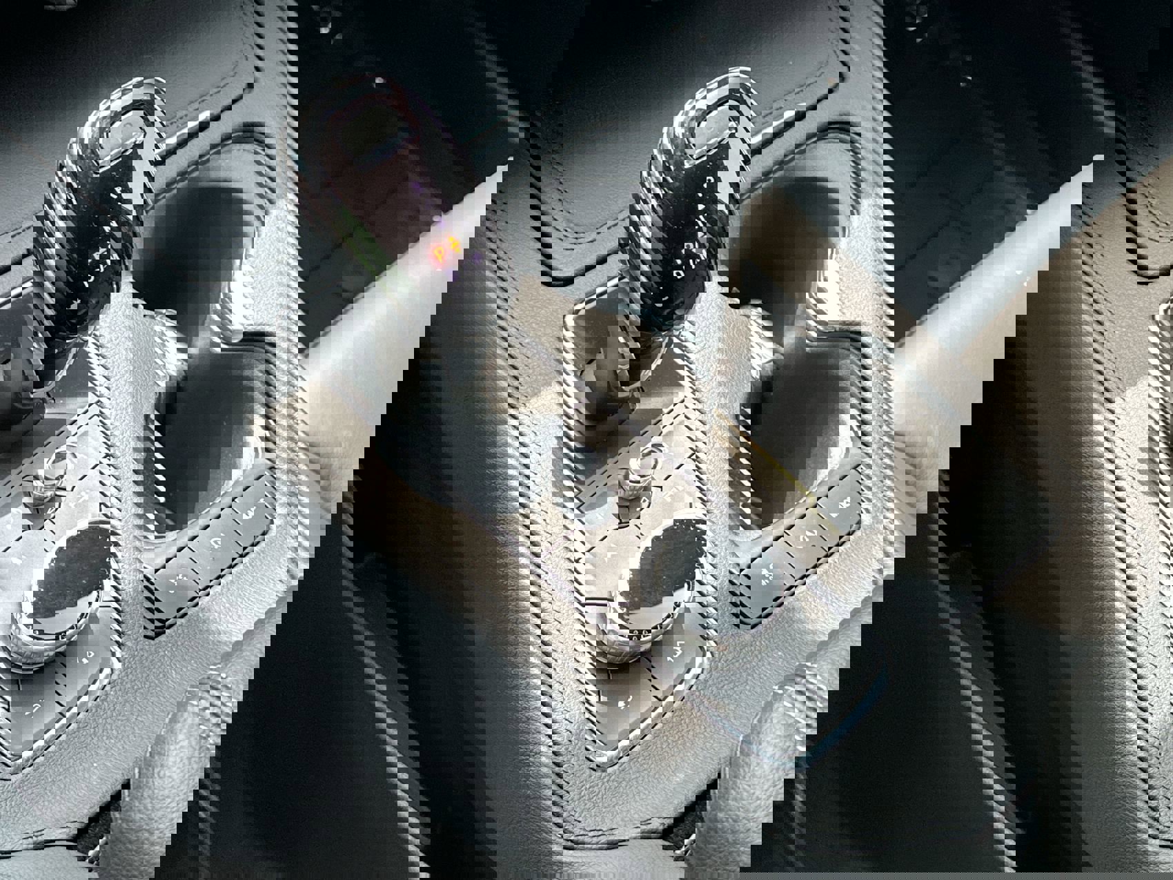 Used 2025 Cadillac XT4 Premium Luxury image 15