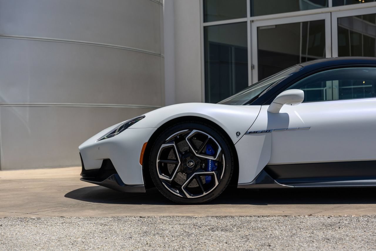 Used 2022 Maserati MC20 Coupe RWD image 19