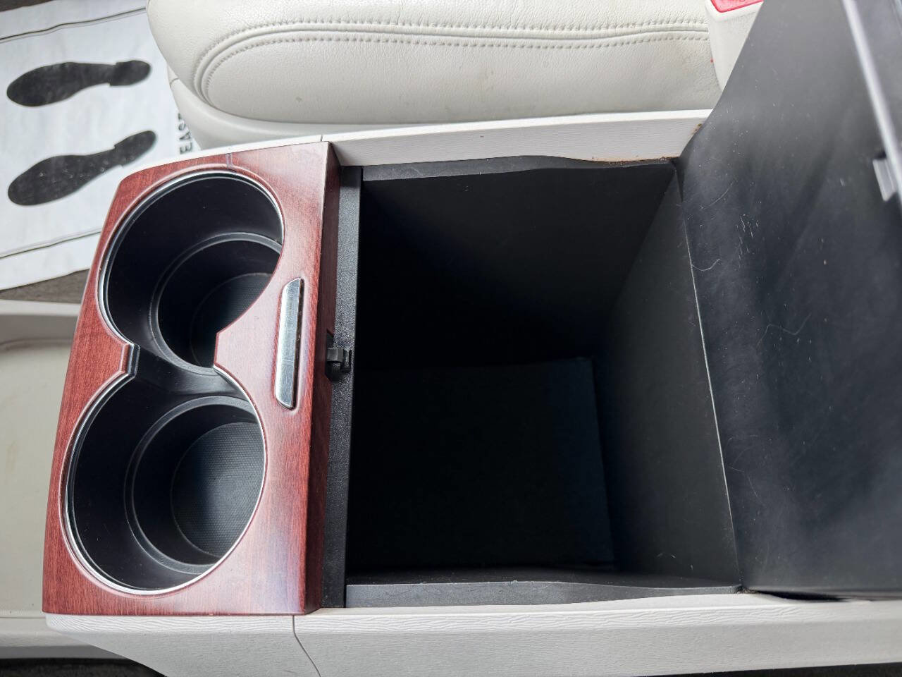 Used 2014 Toyota Sienna XLE w/ XLE Premium Package image 41