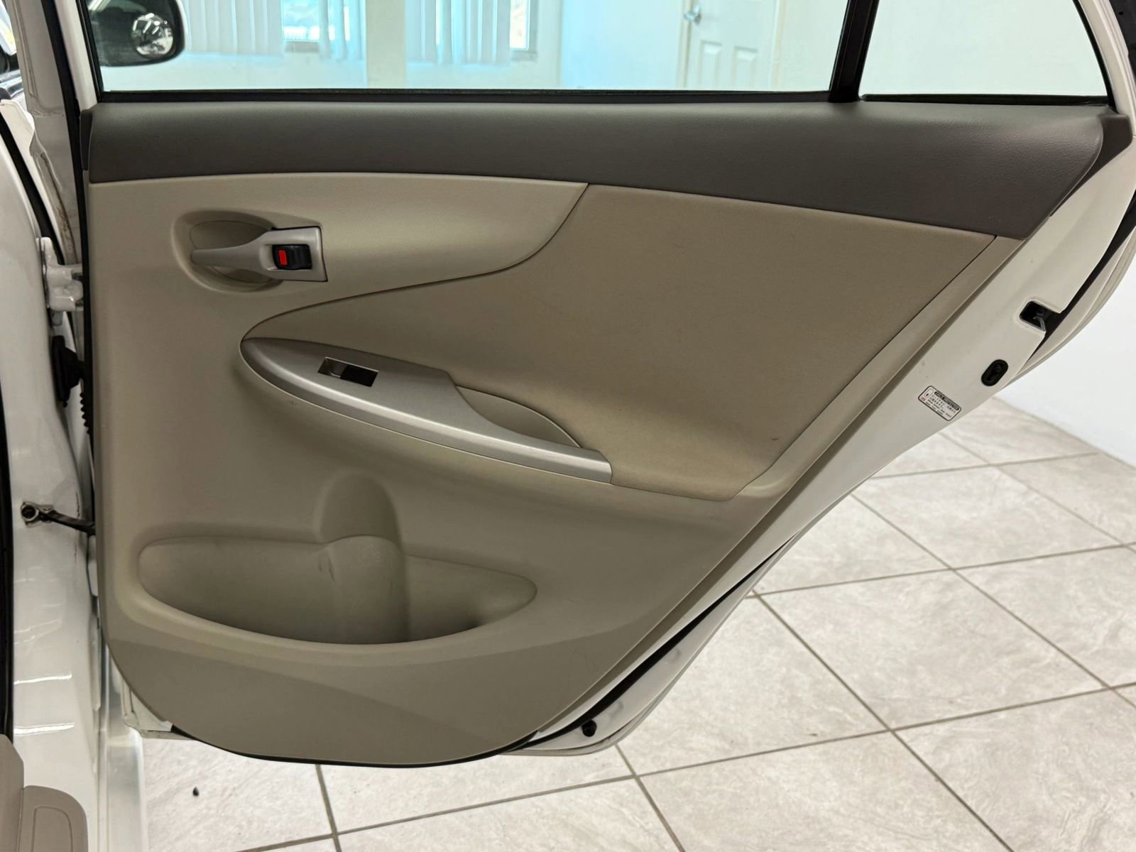 Used 2010 Toyota Corolla LE image 21