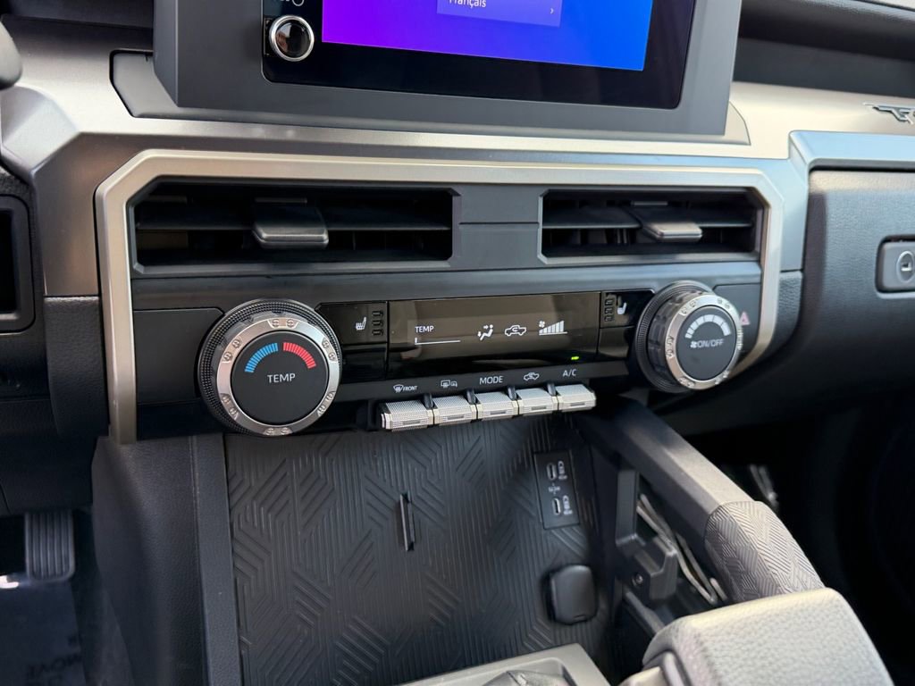 Used 2025 Toyota Tacoma SR5 AWD/4WD image 22