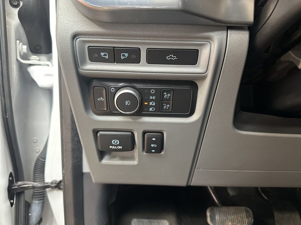 Used 2021 Ford F150 Lariat w/ Equipment Group 501A Mid image 21