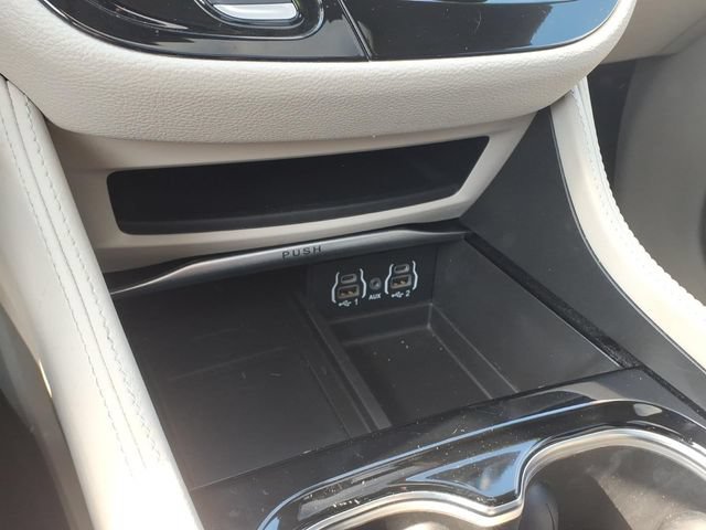 Used 2022 Chrysler Pacifica Limited FWD image 18