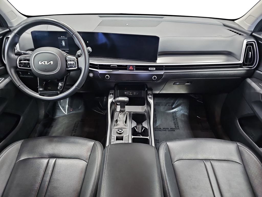 Used 2024 Kia Sorento S image 9