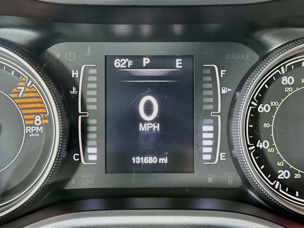 Used 2018 Jeep Cherokee Latitude Plus w/ Comfort/Convenience Group AWD/4WD image 15